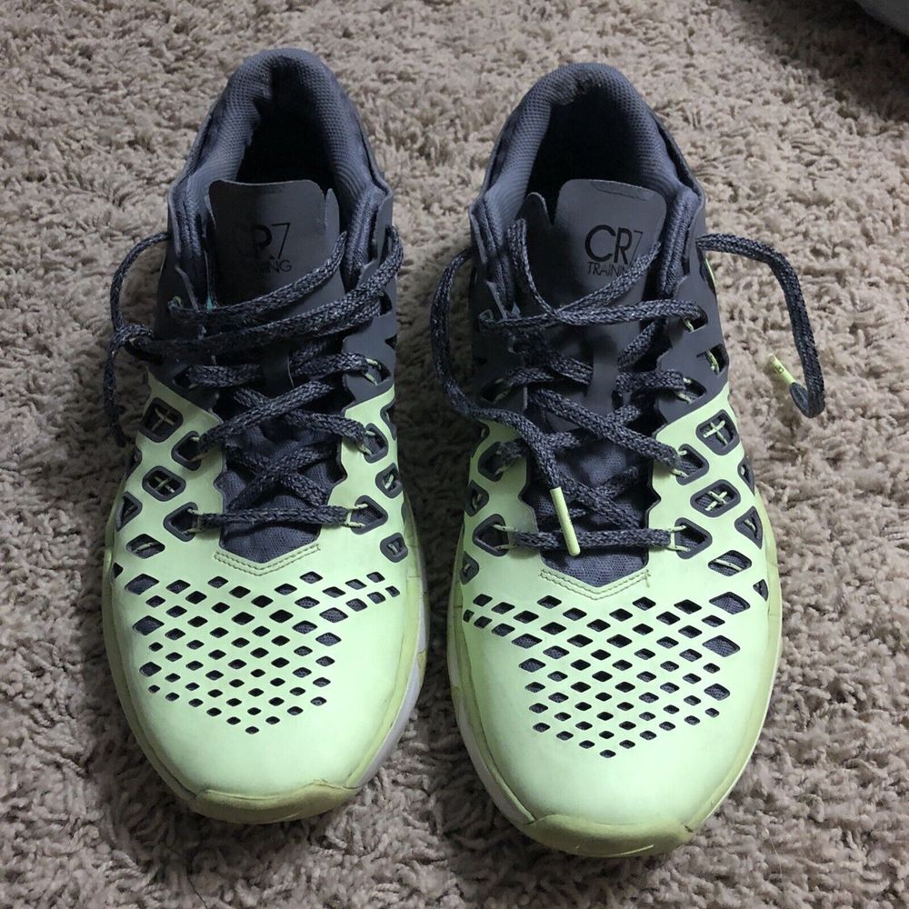 Nike Men’s Athletic Shoes in Light Green and Gray